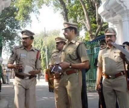 इंडिगो फ्लाइट बम सूचना: आईबी अधिकारी अनिमेष मंडल की गिरफ्तारी से पुलिस जांच पर उठे सवाल 2024 !