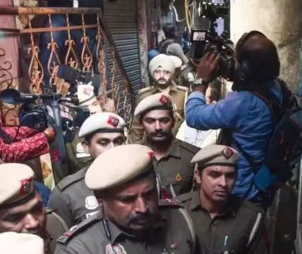 दिल्ली पुलिस का अभियान: अवैध बांग्लादेशी और रोहिंग्या घुसपैठियों को बाहर निकालने की मुहिम 2024 !