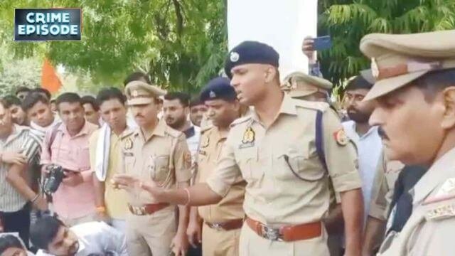 अलीगढ़ में मीट विवाद पर प्रदर्शन
